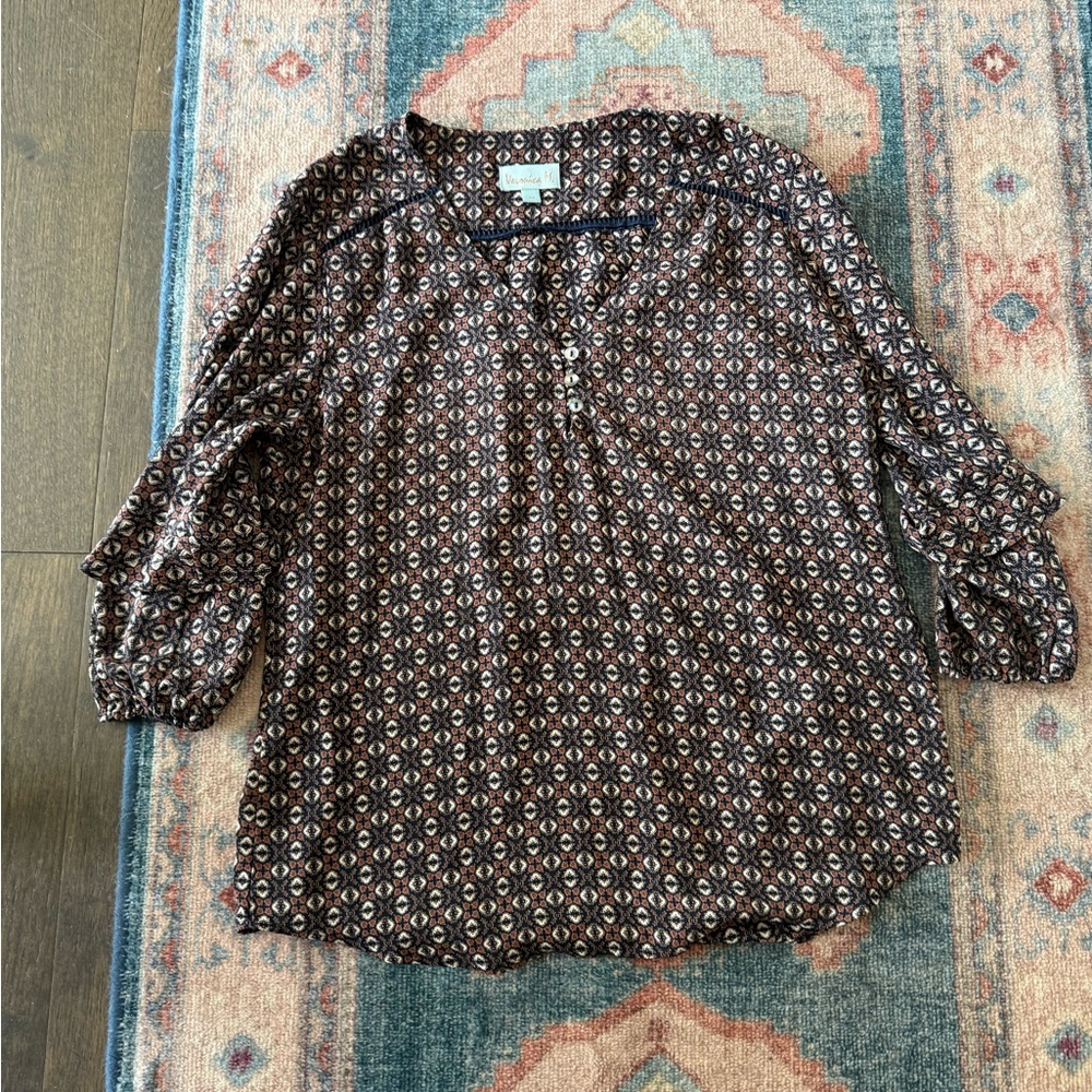 Veronica M Size Medium 3-button V-Neck Bohemian Blouse